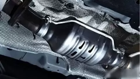 拆除三元催化器省油？真相揭秘反增油耗破坏环境