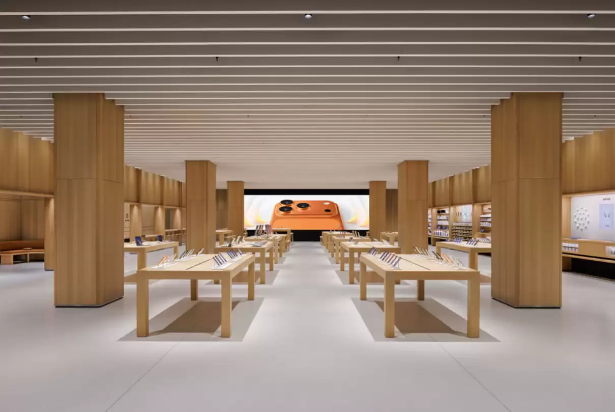 北京第六家苹果 Apple Store 零售店今日开幕，位于荟聚 1 层