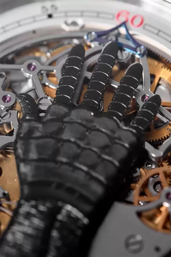 大导演卖表还债