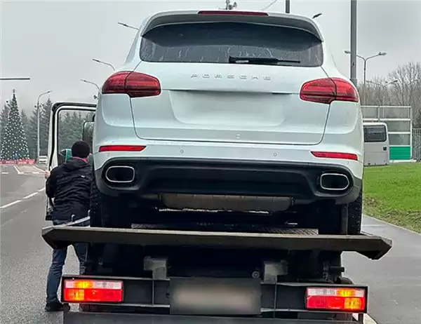 俄罗斯数百辆保时捷突然断油熄火 车主求助黑客消除故障