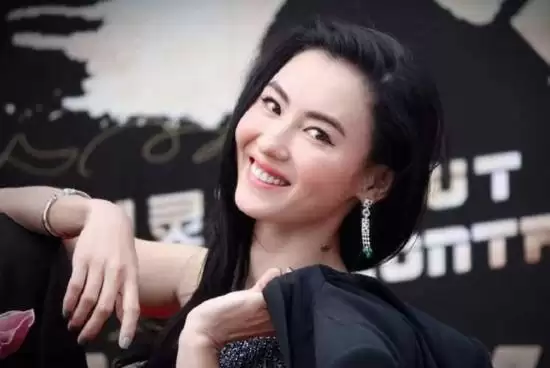 张柏芝被前经纪人索赔千万片酬 庭审情绪失控落泪