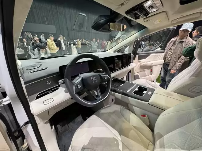 8屏座舱+五恒健康座舱 别克至境世家售43.99万起