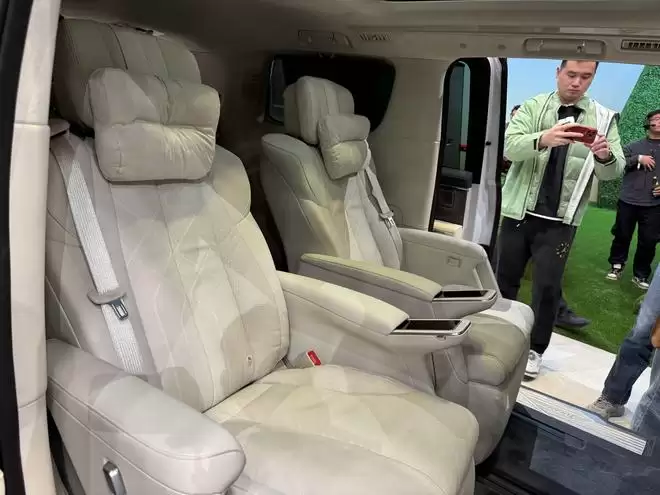 8屏座舱+五恒健康座舱 别克至境世家售43.99万起