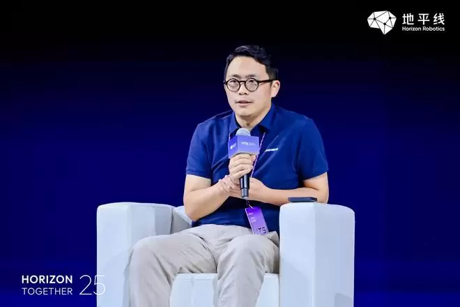 余凯周光等大咖对话 如何破解高阶智驾落地难题