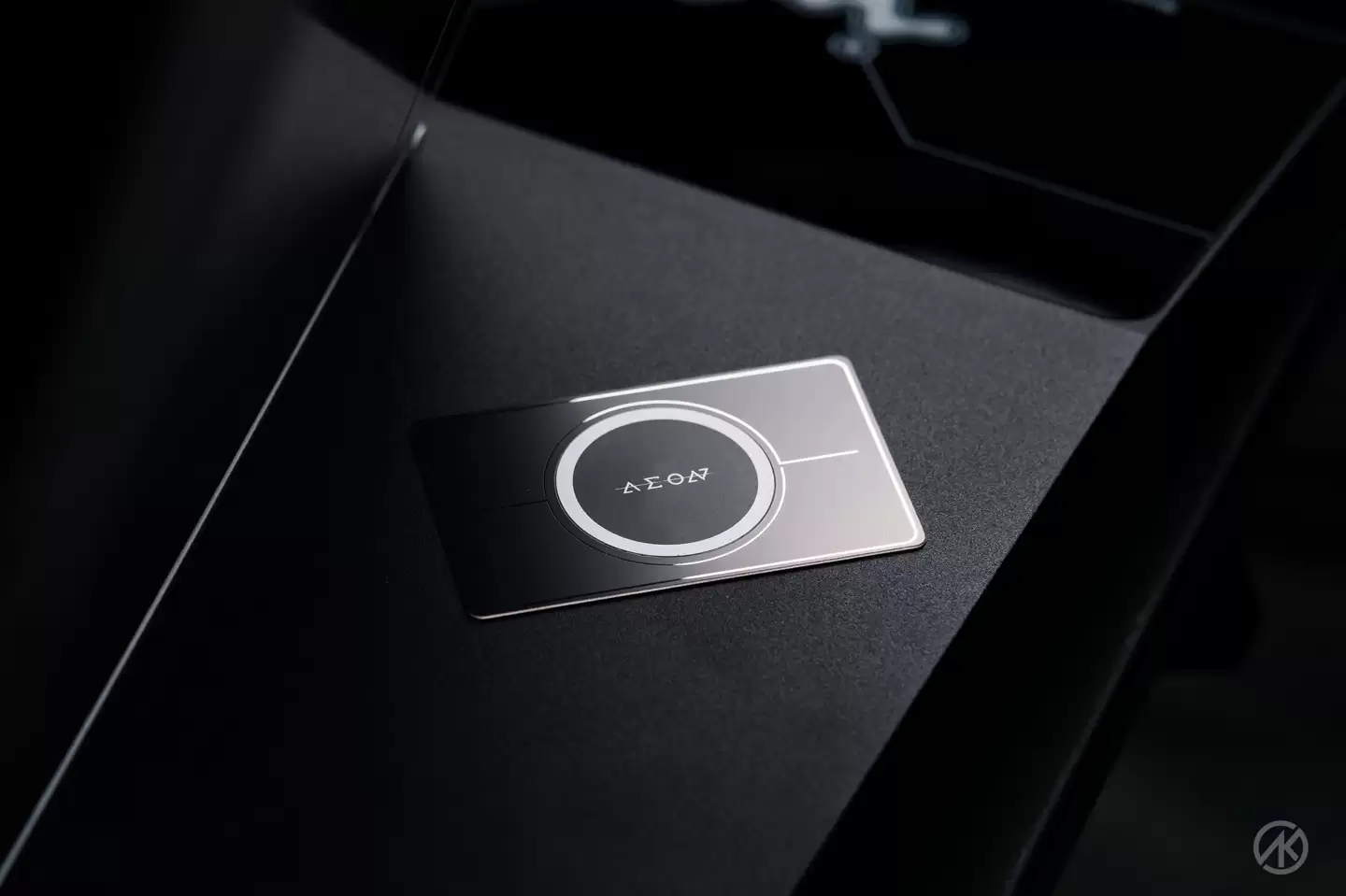 迎广概念机箱曝光：镜面美学，有望 CES 2026 亮相