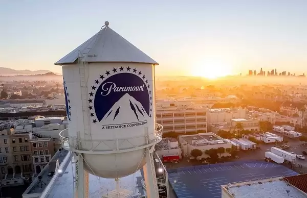 派拉蒙大打出手