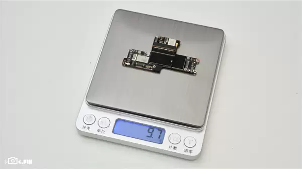 拆完iPhone Air后 我觉得苹果还有牙膏能挤