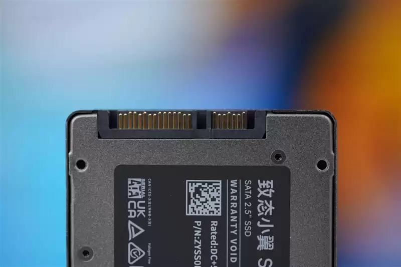 致态小翼S001 SSD评测：SATA接口性能极限 附带软件一键迁移系统