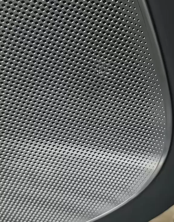 懂车帝刮洋葱称尊界S800音响罩设计危险!车主纷纷肉身开测反驳