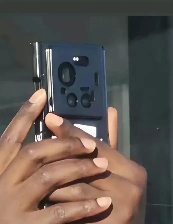 小米17 Ultra外观渲染图曝光：延续经典圆形镜头设计