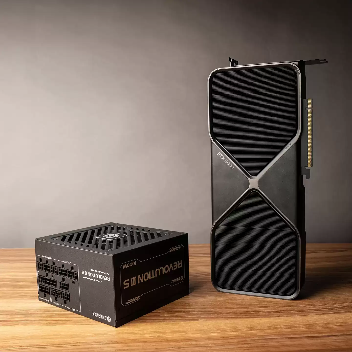 ENERMAX 推出 REVOLUTION III S 1000W 电源：标准 140mm 长，白金效率