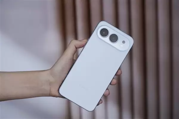 荣耀手机打通苹果生态:已支持与iPhone通知共享