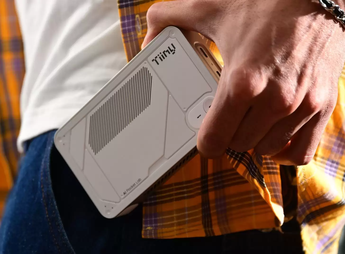 “全球最小AI超算”问世：300克、190TOPS算力