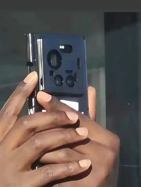 小米17+ Ultra开启线下盲订:本月发布实锤!国产一英寸旗舰