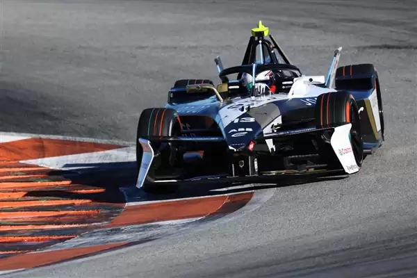 十年战绩辉煌!捷豹TCS车队开启Formula E第十个赛季新征程