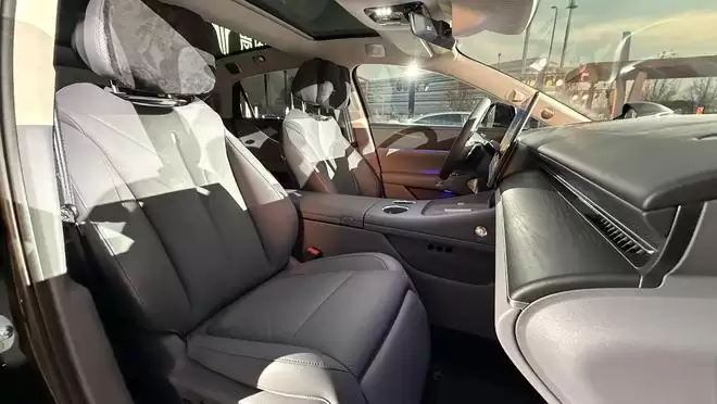 岚图追光L27.99万起！标配华为全家桶+800V 这是要卖爆的节奏？