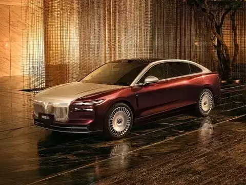 岚图追光L上市,27.99万起售,搭载华为智驾与插混动力