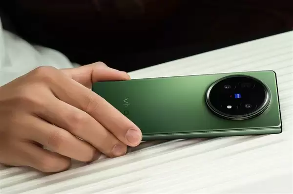 最轻大折叠!vivo X Fold5升级OriginOS 6 韩伯啸:轻办公神器 6到飞起