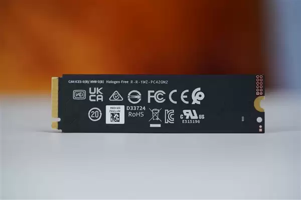 疾速7000MB/s！长江存储PC42Q 1TB SSD图赏