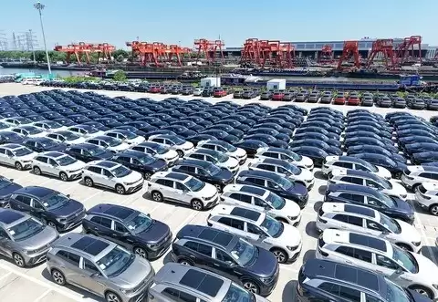 2025年前11个月中国汽车产销双超3100万辆 新能源与出口亮眼