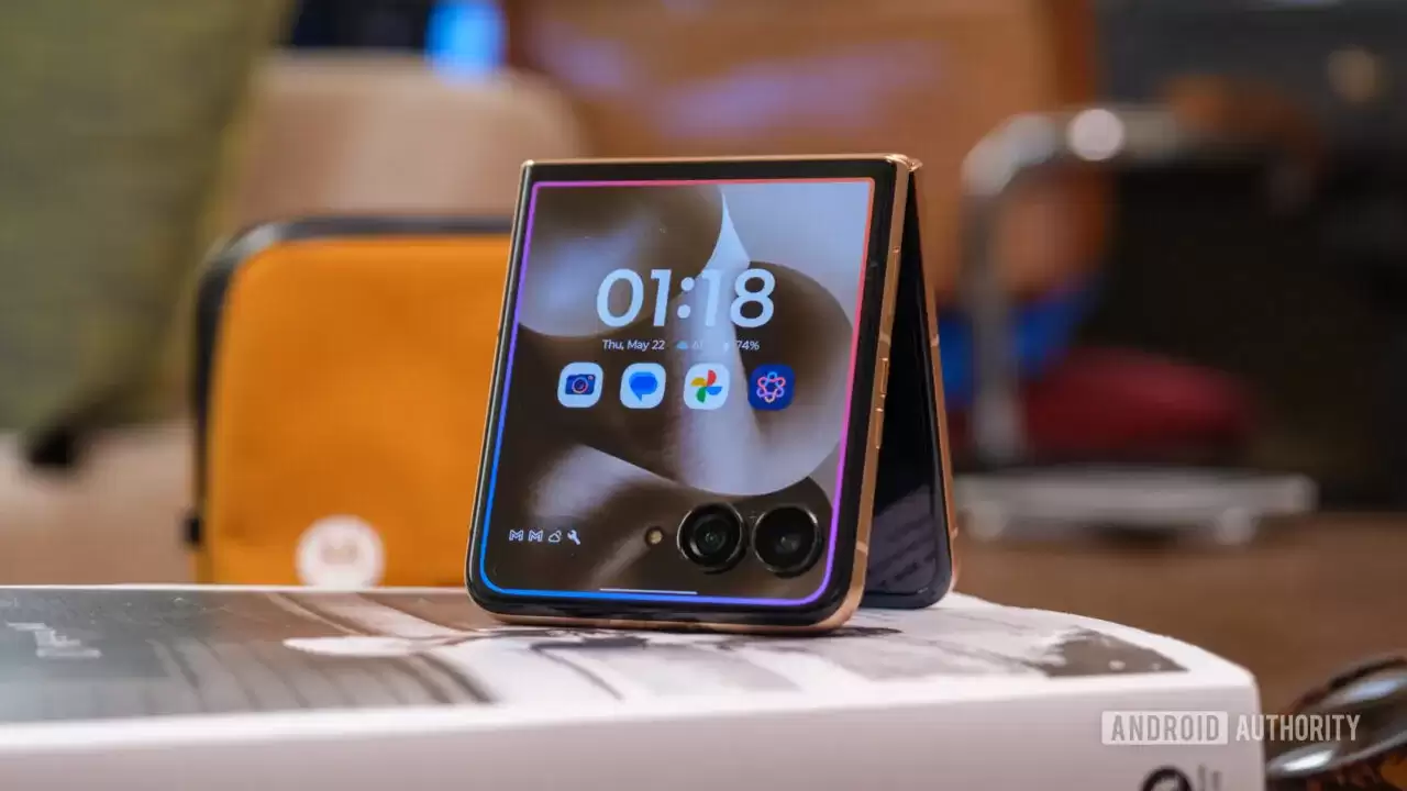 CES 2026 见:摩托罗拉有望推出 Razr 品牌首款大折叠手机