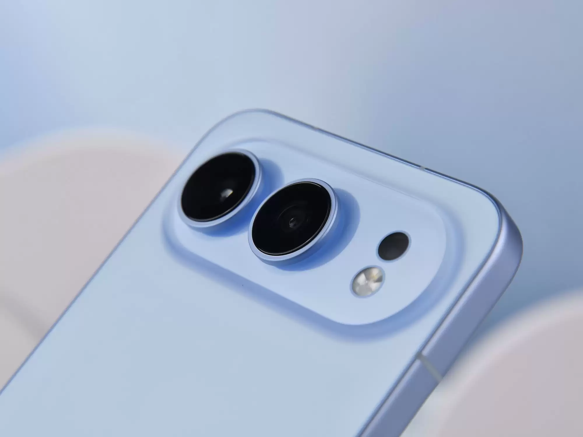 2025年2000元档位最值得买的手机:荣耀500全面越级