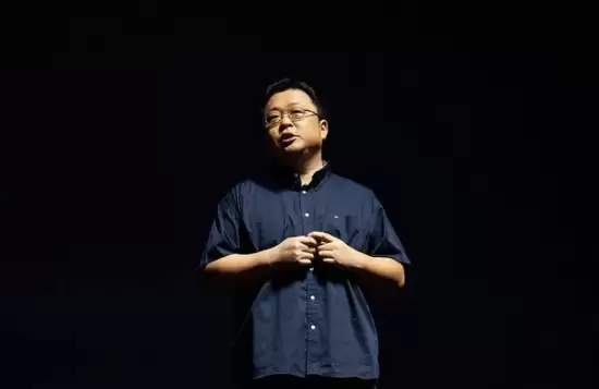 罗永浩谈AI手机困局：呼唤深度创新与底层突破