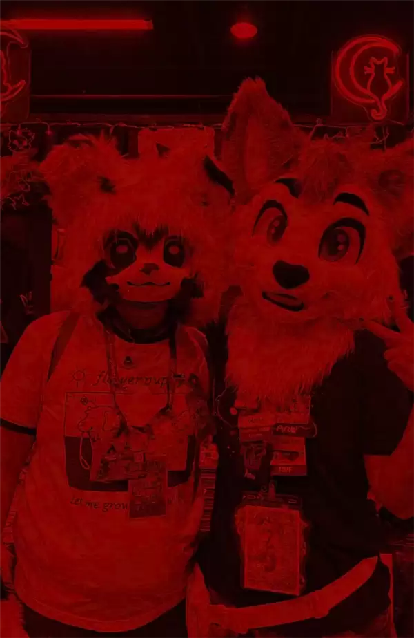 诡异！苹果iOS 26出现离奇Bug 安卓手机照片一放大就变红