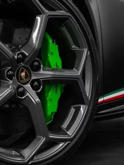 兰博基尼Huracán售254万起，车主热议性能与二手行情