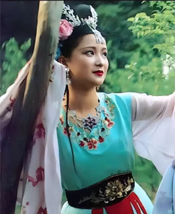 “古典第一美女”何晴突然去世：唯一演遍四大名著