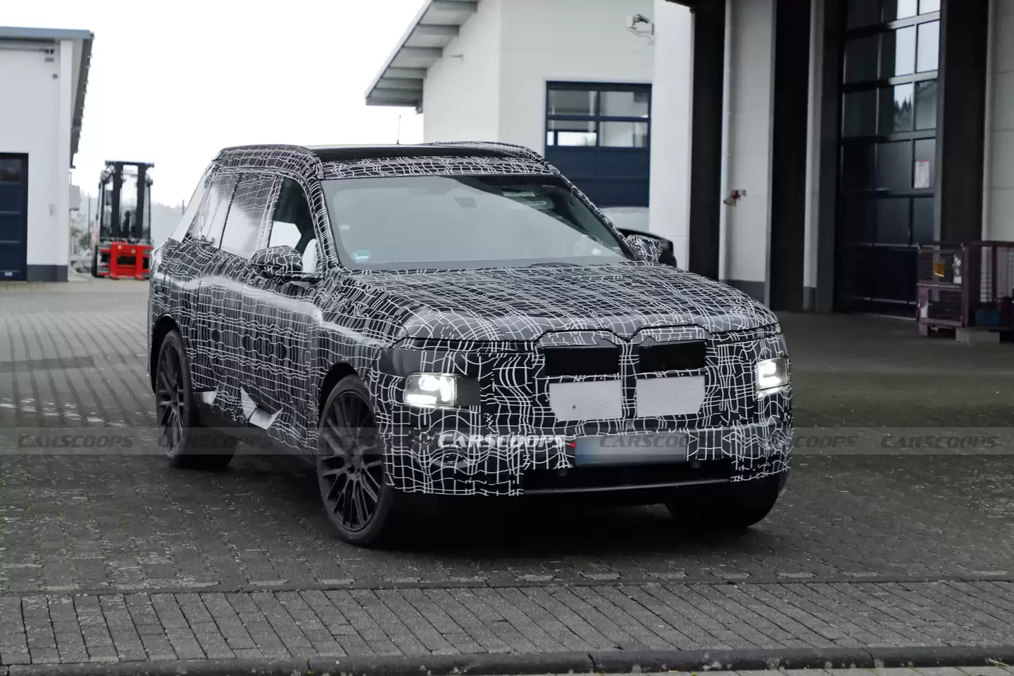 宝马全新X7谍照曝光：2027年推纯电iX7及40款新车车型