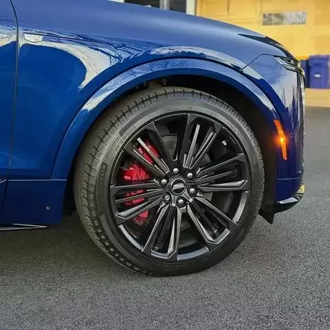 凯迪拉克IQ锐歌降价至25.77万起，优惠高达9万引热议