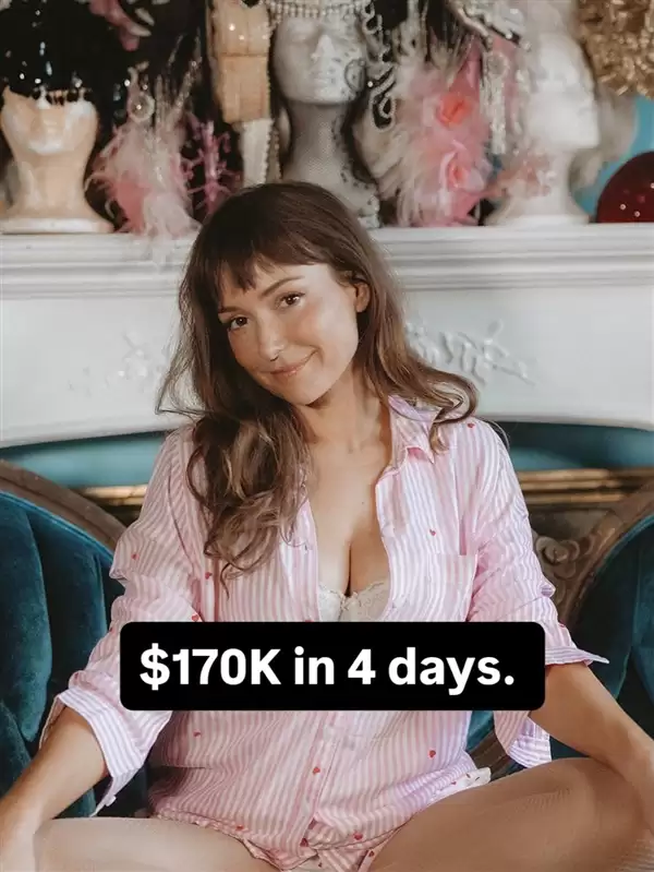 廣告女郎變身活菩薩