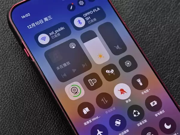 OPPO哈苏磁吸闪光环灯上手：199元闭眼入