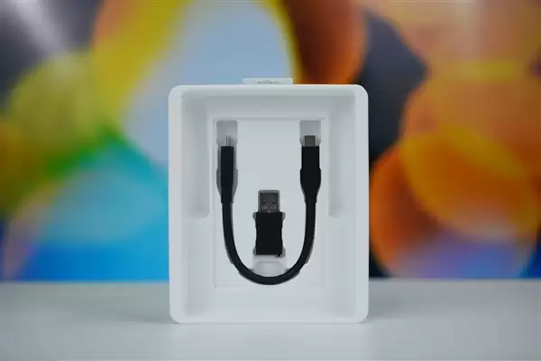 可磁吸绝配iPhone！长江存储致态灵潮流动版移动SSD 2TB图赏