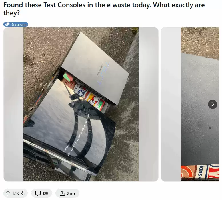 废弃物站员工捡到两台PlayStation调试机