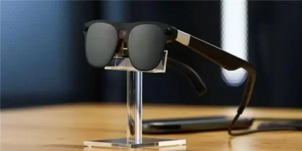 谷歌大会全面革新 XR 领域布局，微软 / 微美全息加速 AR 眼镜协同 XR 垂直场景深耕