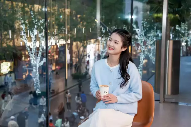 华为学堂鸿蒙主题月丨走进华为旗舰店探索HUAWEI Mate 80系列HarmonyOS 6新体验和影像魅力