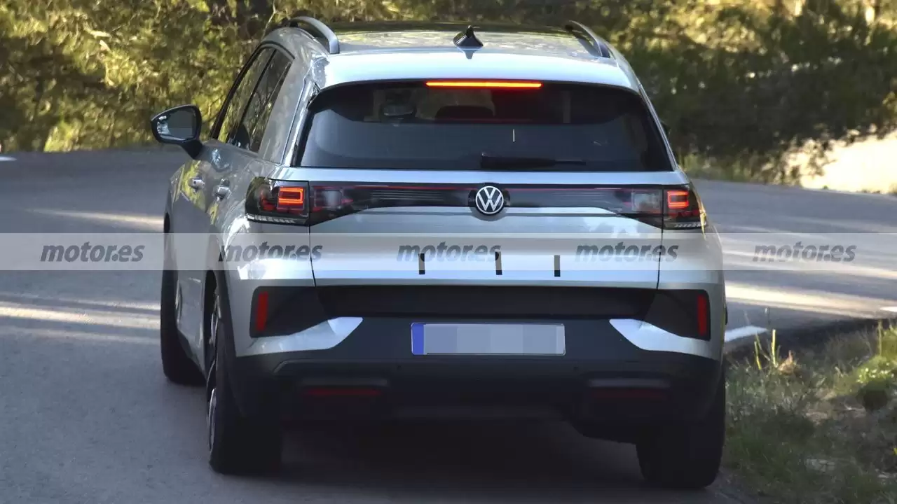 大众 ID.Cross 纯电小型 SUV 量产版谍照曝光,明年上市