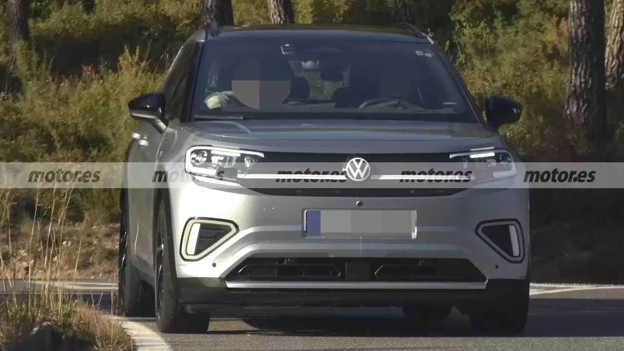 大众 ID.Cross 纯电小型 SUV 量产版谍照曝光,明年上市