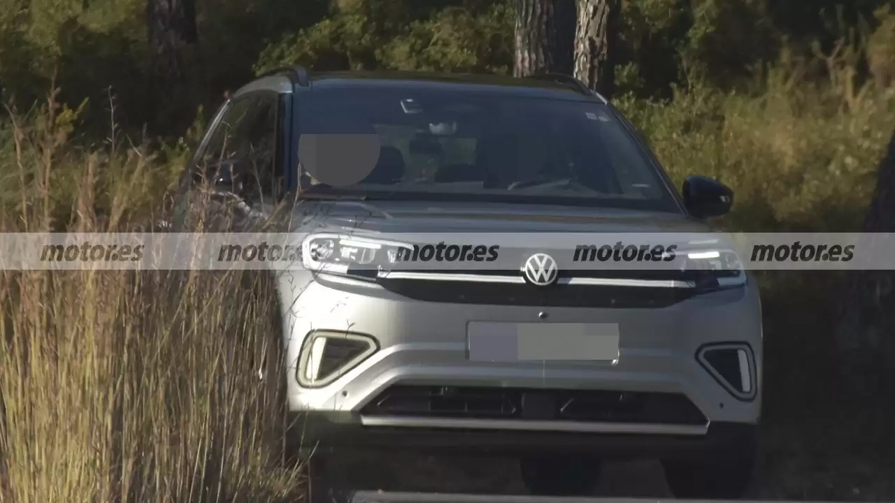 大众 ID.Cross 纯电小型 SUV 量产版谍照曝光,明年上市