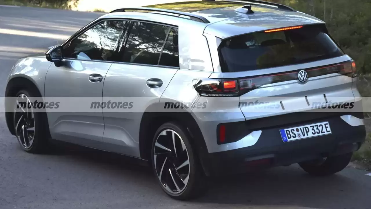 大众 ID.Cross 纯电小型 SUV 量产版谍照曝光,明年上市
