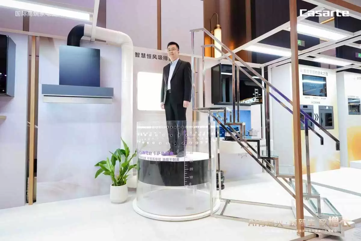 烟机吸力怎么算最大，卡萨帝吹起80公斤成年人算最大？