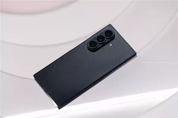 于细微处见匠心 看三星 Galaxy Z TriFold 的全面防护之道