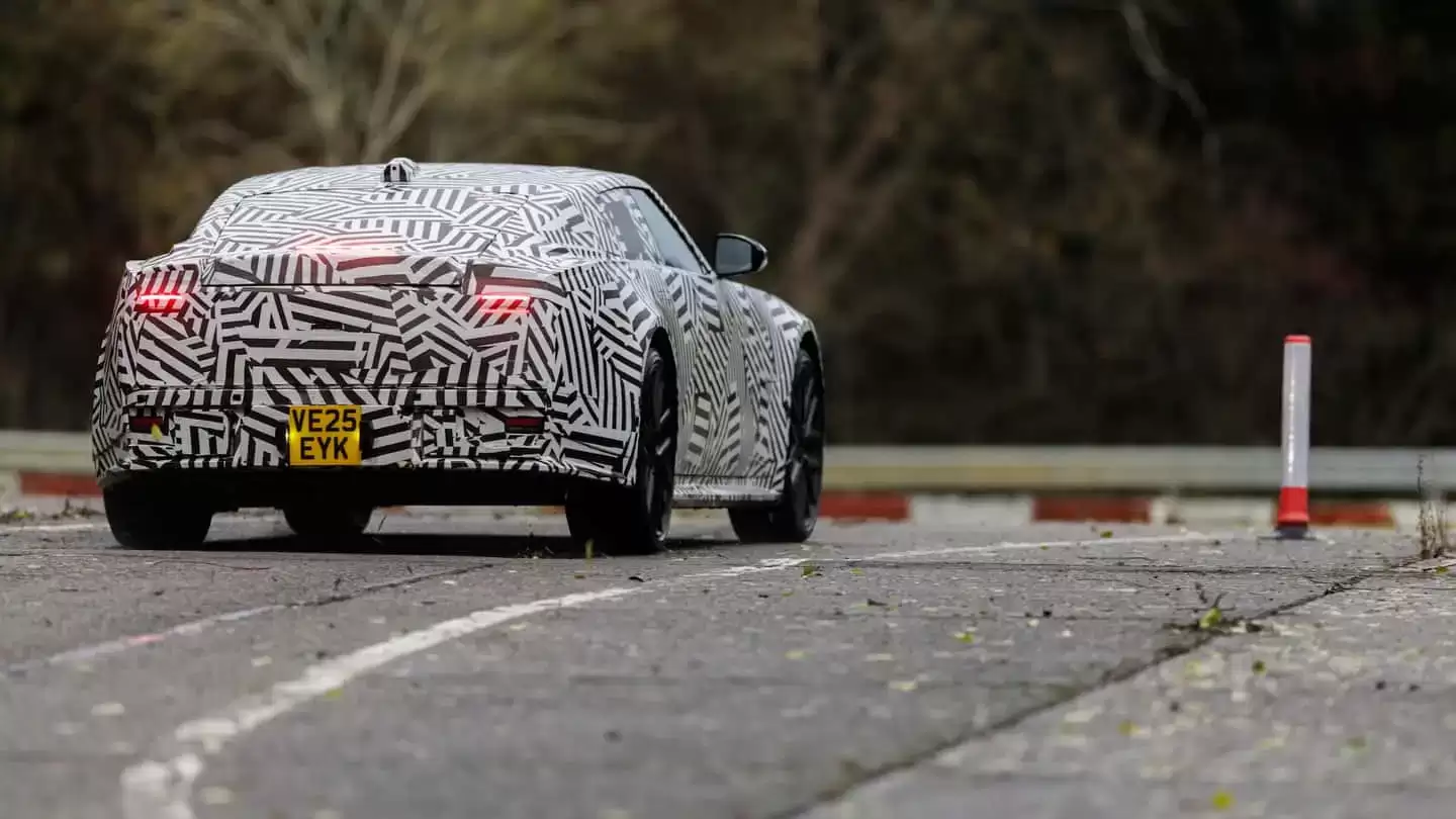 捷豹公布纯电旗舰 Type 00 更多信息:三电机超千匹马力,量产车设计已定型