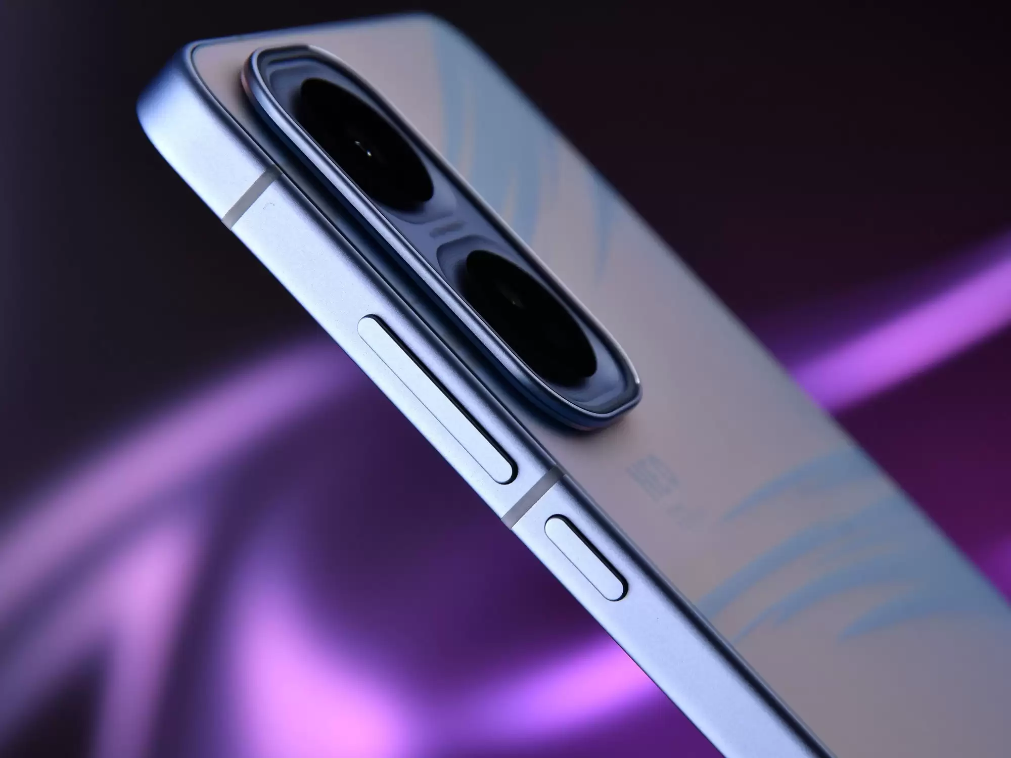 超神标准版面面俱到 iQOO Neo11凭这四点斩获大奖