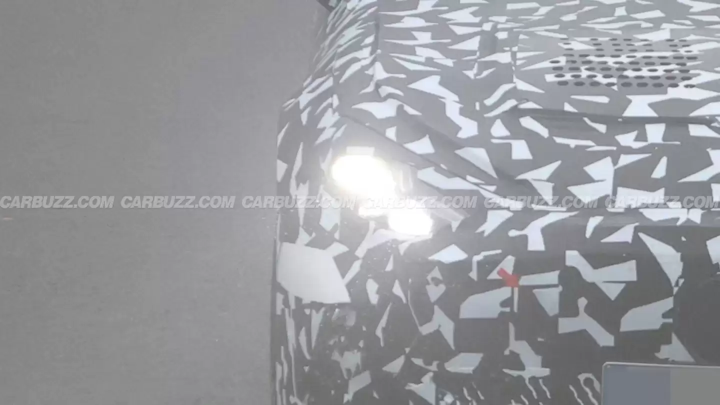 奔驰 AMG GT 纯电轿跑雨战“绿色地狱”纽北赛道，1360 马力暴雨狂飙