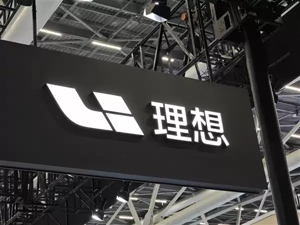 小米、鸿蒙智行、理想相继报警 12人被抓！理想回应被水军抹黑