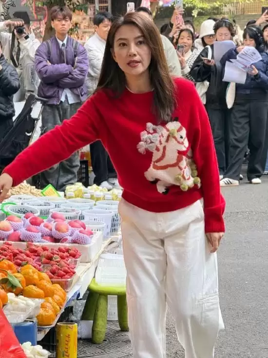 网传高圆圆综艺用替身 品牌方澄清：是光替 也非综艺