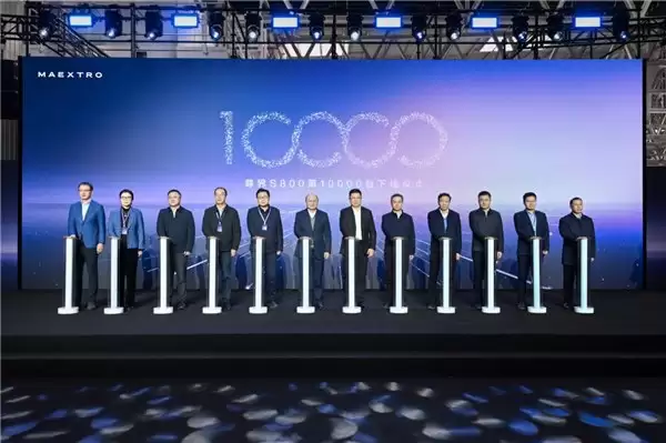 尊界S800万台量产下线，中国超豪华品牌体系化能力全面展现